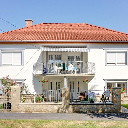 Ilona Apartman Heviz Exterior photo