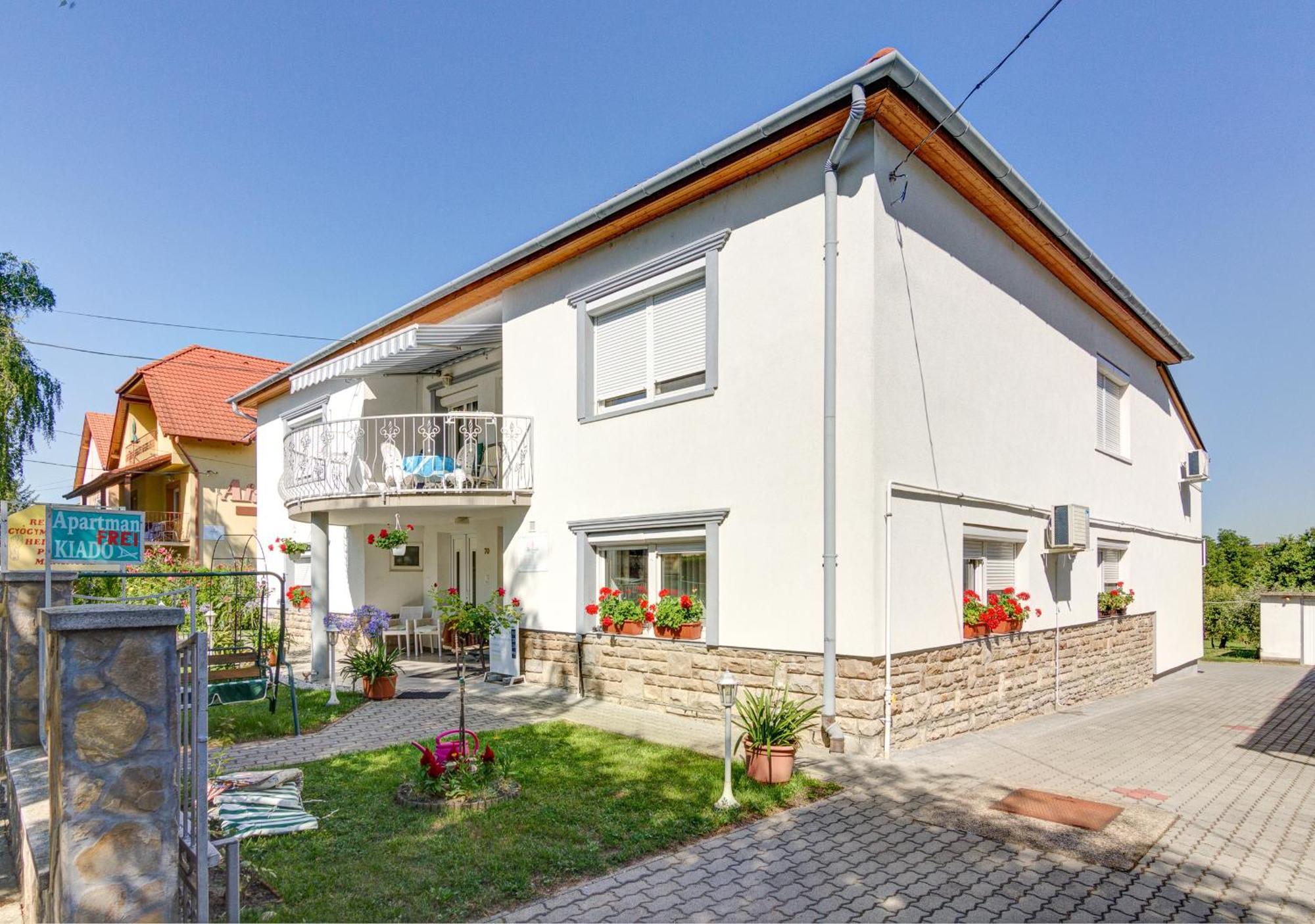 Ilona Apartman Heviz Exterior photo