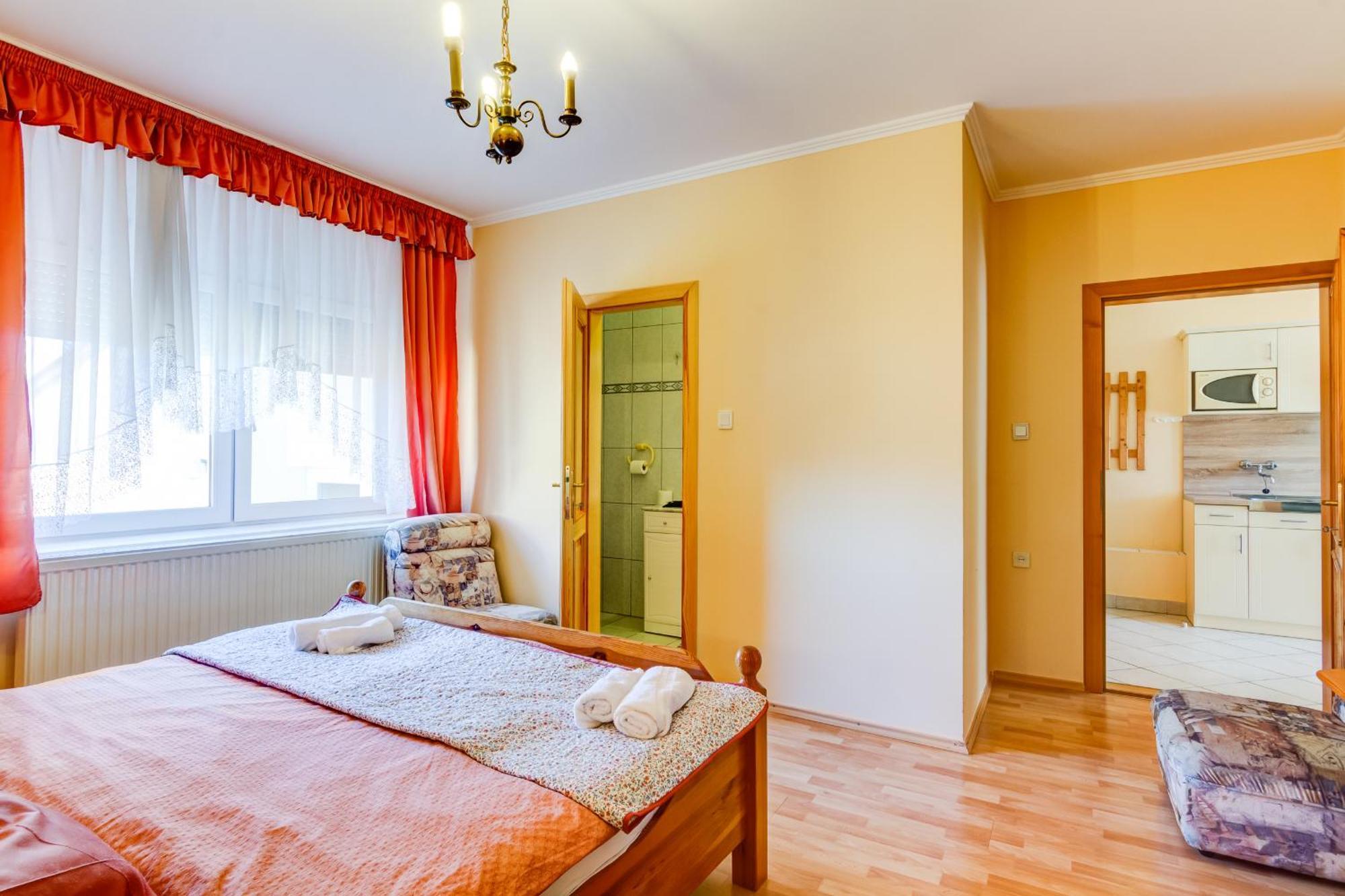 Ilona Apartman Heviz Exterior photo