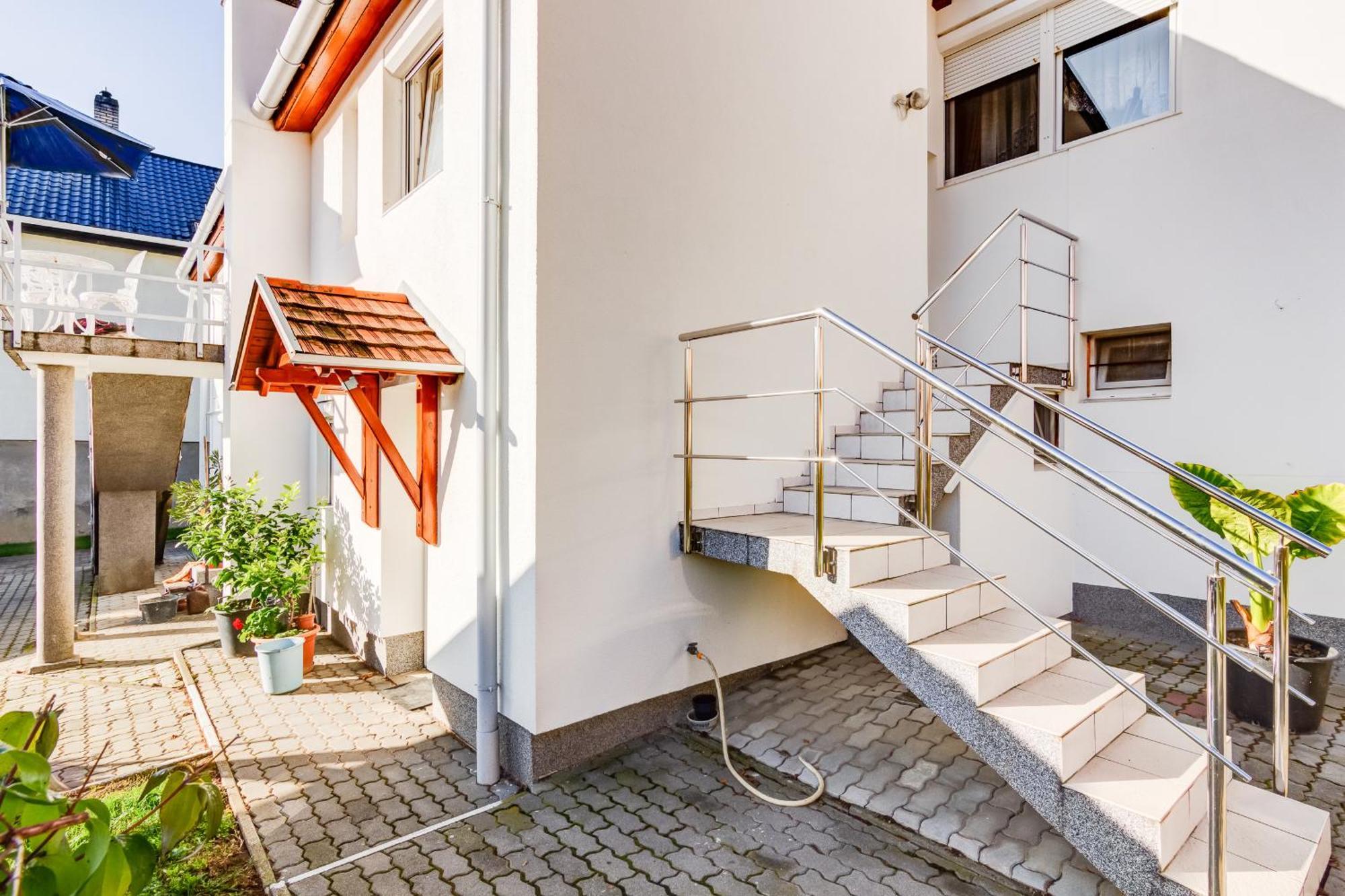 Ilona Apartman Heviz Exterior photo