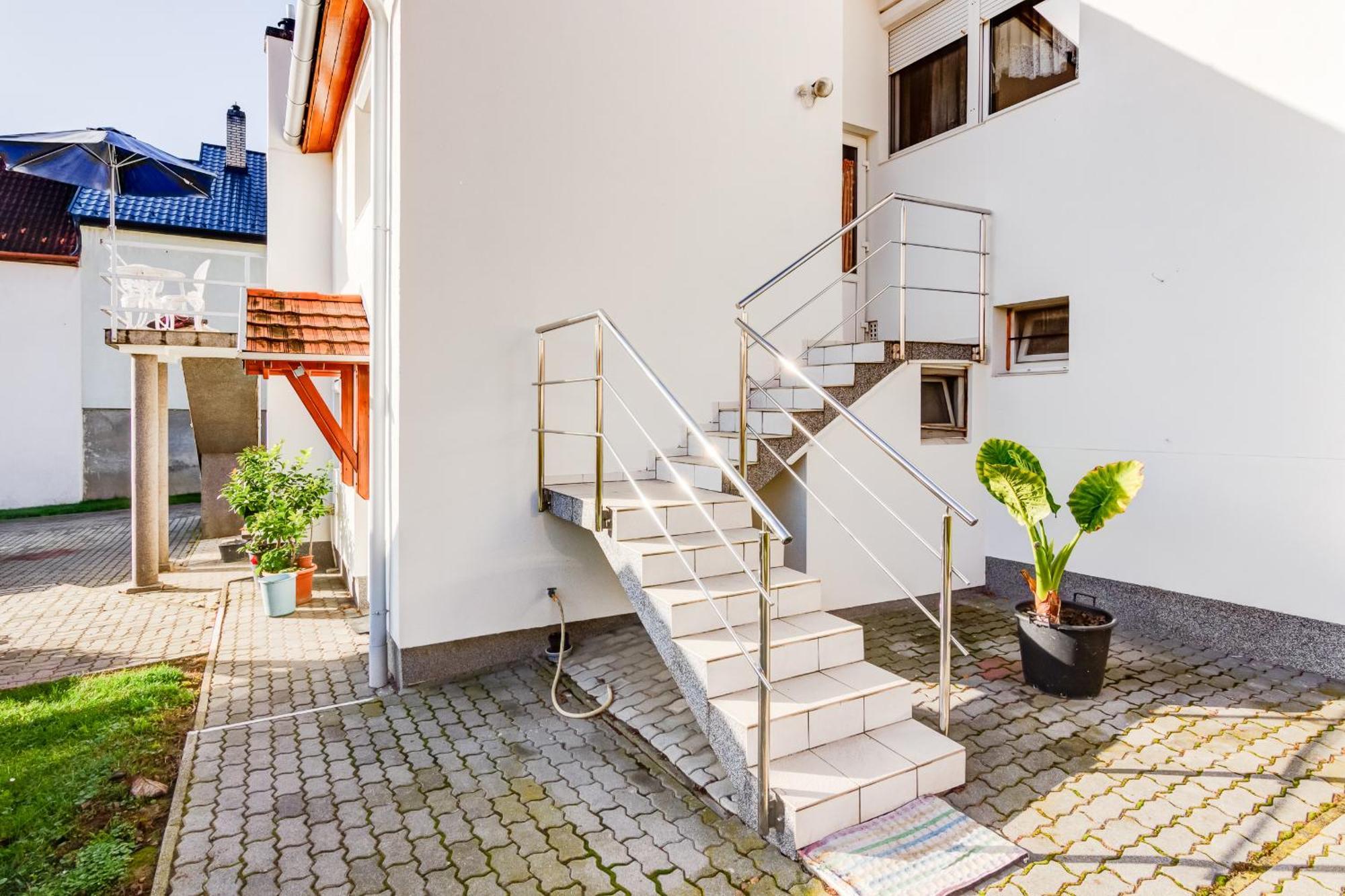 Ilona Apartman Heviz Exterior photo